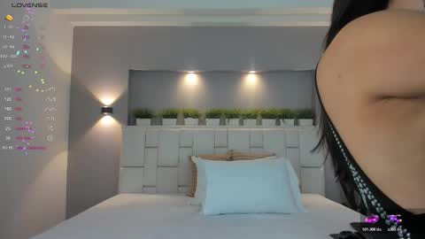 ValeriaGarciax online show from 02/18/26, 12:01