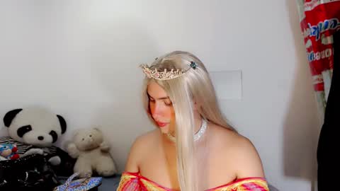 valeriagill_ online show from 09/24/25, 11:08