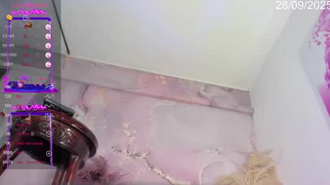 Snapshot of valeriaqueents chatting on 09/28/25, 01:27 online show from 09/28/25, 01:27