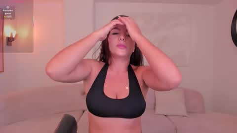 Valeria online show from 12/18/25, 10:32