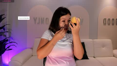 Valeria online show from 05/13/26, 10:12