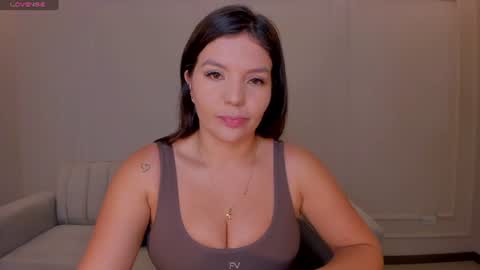 Snapshot of valeriaroldanx chatting on 06/10/26, 11:42 Valeria online show from 06/10/26, 11:42