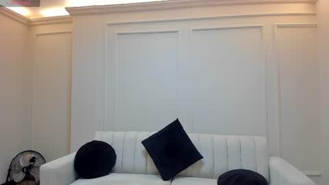 Snapshot of valeriaroldanx chatting on 06/18/26, 11:36 Valeria online show from 06/18/26, 11:36