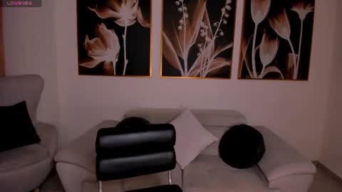 Snapshot of valeriaroldanx chatting on 06/21/26, 04:53 Valeria online show from 06/21/26, 04:53