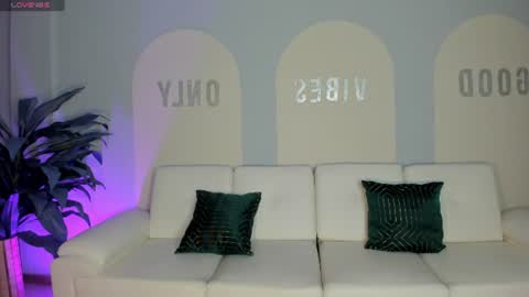 Snapshot of valeriaroldanx chatting on 07/01/26, 11:23 Valeria online show from 07/01/26, 11:23