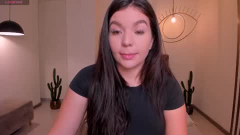 Snapshot of valeriaroldanx chatting on 07/05/26, 11:28 Valeria online show from 07/05/26, 11:28