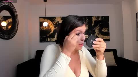 Snapshot of valeriaroldanx chatting on 07/17/26, 11:28 Valeria online show from 07/17/26, 11:28