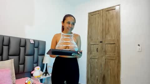 Valeria  online show from 12/20/25, 05:53