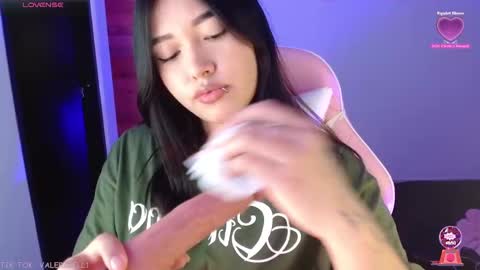 Valeri online show from 09/19/25, 06:04