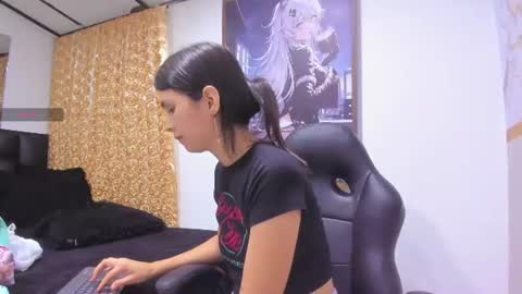 Snapshot of valerie__skinny chatting on 06/22/26, 03:58 valeri online show from 06/22/26, 03:58