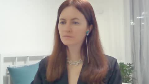 valerie_rose777 online show from 02/01/25, 06:40