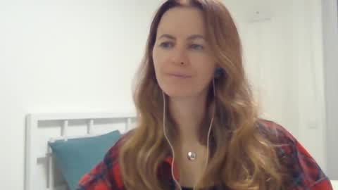 valerie_rose777 online show from 10/24/25, 08:38