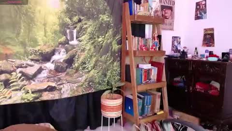 Snapshot of valerie_smile chatting on 04/30/26, 07:47 Valerie online show from 04/30/26, 07:47
