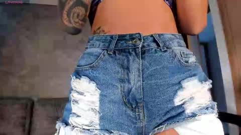  call me Val  online show from 11/11/25, 03:34