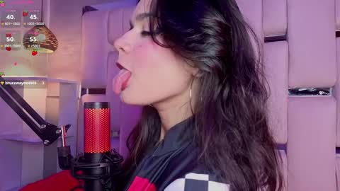 Snapshot of valeriekay_ chatting on 05/11/26, 09:34 Valeria online show from 05/11/26, 09:34