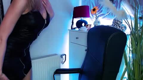 Valerie  online show from 02/20/25, 11:42