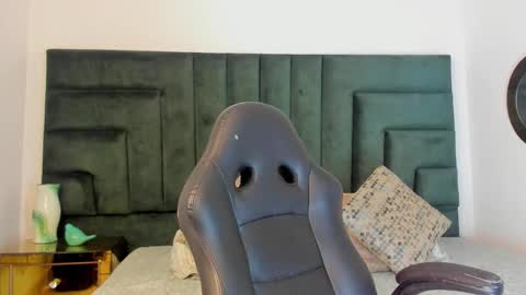 Valerie Mattson online show from 12/18/25, 05:52