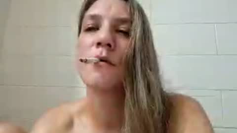 Snapshot of valerierayne13 chatting on 07/07/26, 07:23 ValerieRayne online show from 07/07/26, 07:23