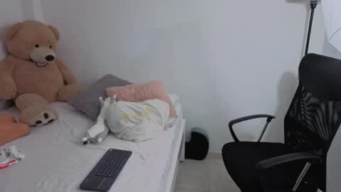 Juli C online show from 09/17/25, 12:12