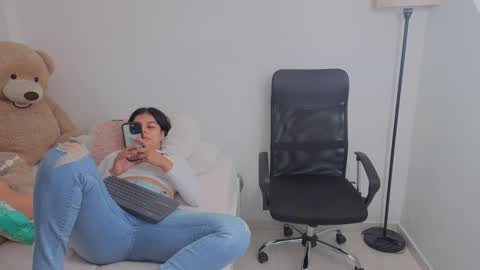 Juli C online show from 10/16/25, 12:44