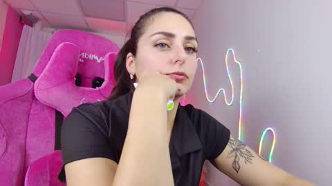 Valerie online show from 11/25/25, 04:18