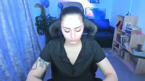 Valerie online show from 04/02/26, 01:53