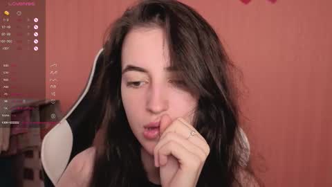 Snapshot of valeritiio chatting on 09/14/25, 03:27 valeritiio online show from 09/14/25, 03:27