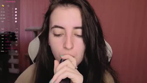 Snapshot of valeritiio chatting on 09/21/25, 03:52 valeritiio online show from 09/21/25, 03:52