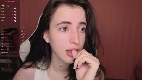 Snapshot of valeritiio chatting on 10/05/25, 03:49 valeritiio online show from 10/05/25, 03:49