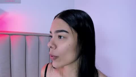 Snapshot of valery__nova chatting on 06/29/26, 01:22 Cris online show from 06/29/26, 01:22