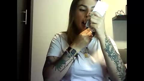 Snapshot of valery__rouse_ chatting on 05/20/26, 09:43 Valery online show from 05/20/26, 09:43