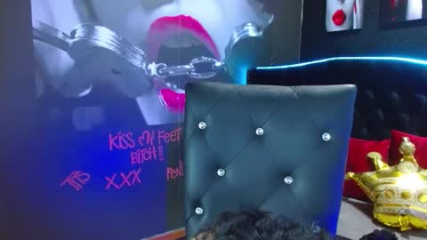 Snapshot of valery_meer_ chatting on 12/19/24, 06:34 Valeria online show from 12/19/24, 06:34