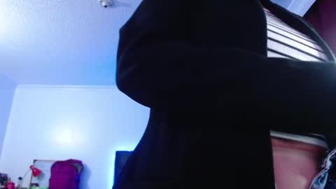 Snapshot of valery_meer_ chatting on 09/10/25, 01:27 Valeria online show from 09/10/25, 01:27