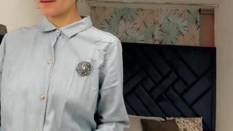 VALERY MORE online show from 10/21/25, 12:06