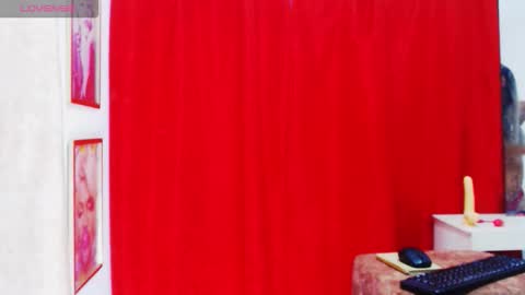 valery_smolls22 online show from 10/24/25, 04:25