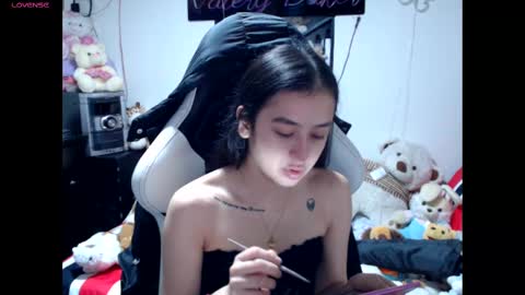 B V Naughty online show from 10/27/25, 11:36