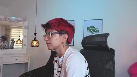 Snapshot of valeryevansvg chatting on 12/01/25, 11:59 Valery online show from 12/01/25, 11:59