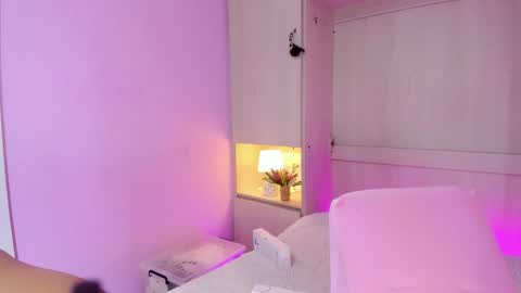 valerymeyerr online show from 11/22/25, 04:22