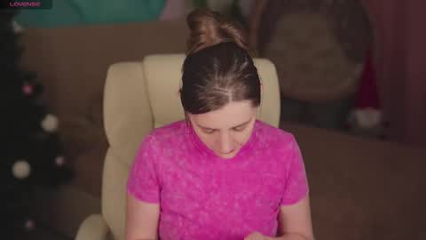 V A L E R Y  M U R online show from 12/21/25, 06:42