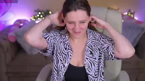 V A L E R Y  M U R online show from 01/05/26, 08:01