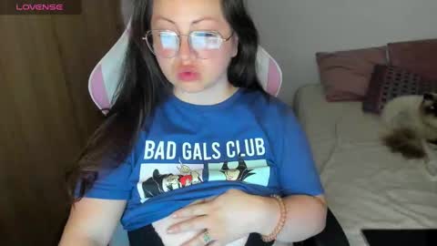 My name is Valery... Nice to meet you  thumb up me please its important online show from 12/12/24, 12:59