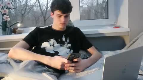 valesios online show from 12/03/25, 12:58