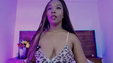 Snapshot of valeska_rousee chatting on 06/19/26, 05:28 Valeska online show from 06/19/26, 05:28
