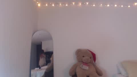 Snapshot of valientegirl_ chatting on 03/03/26, 01:45 VALIENTE online show from 03/03/26, 01:45