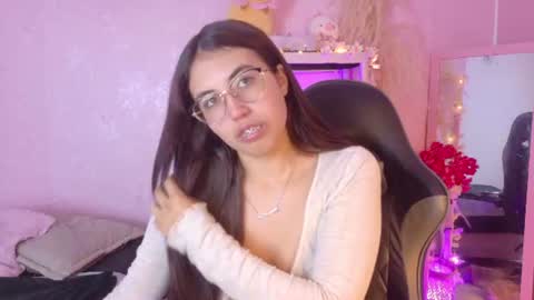 Snapshot of valk_diaz chatting on 06/25/26, 04:34 Valk online show from 06/25/26, 04:34