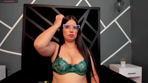 VALKA ROSS online show from 10/23/25, 10:19