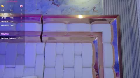 Valkiria moore  online show from 09/28/25, 07:52