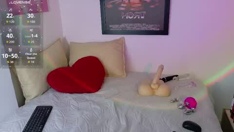 Valkiria moore  online show from 04/07/26, 02:12