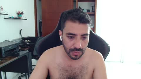 Snapshot of vallartamexi chatting on 04/05/26, 11:13 Roberto Carlos online show from 04/05/26, 11:13