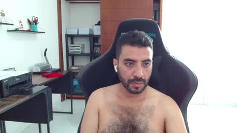Snapshot of vallartamexi chatting on 04/25/26, 11:13 Roberto Carlos online show from 04/25/26, 11:13